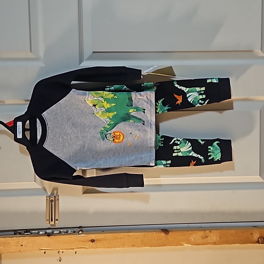 CARTERS CHILD OF MINE 2 PIECE DINO PJ SET: NEW WITH TAGS: SIZE 2T